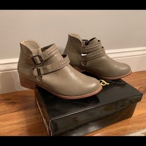 Brand new size 7 Mata booties.